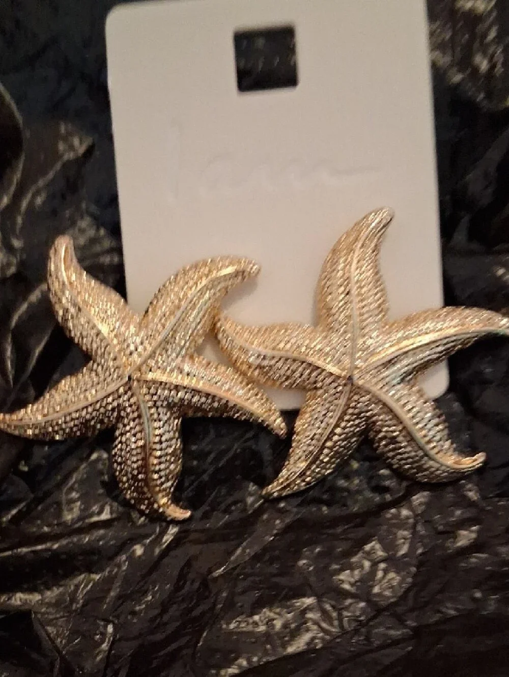 Gold Starfish Earrings - - Picture 3 of 3
